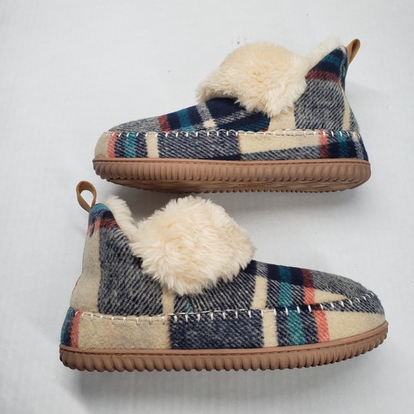 Plaid Fleece-Lined Women's Shoes - Picture 15 of 16